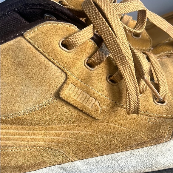 Puma Tan Sneakers with Moccasin-Style Design - Picture 3 of 9